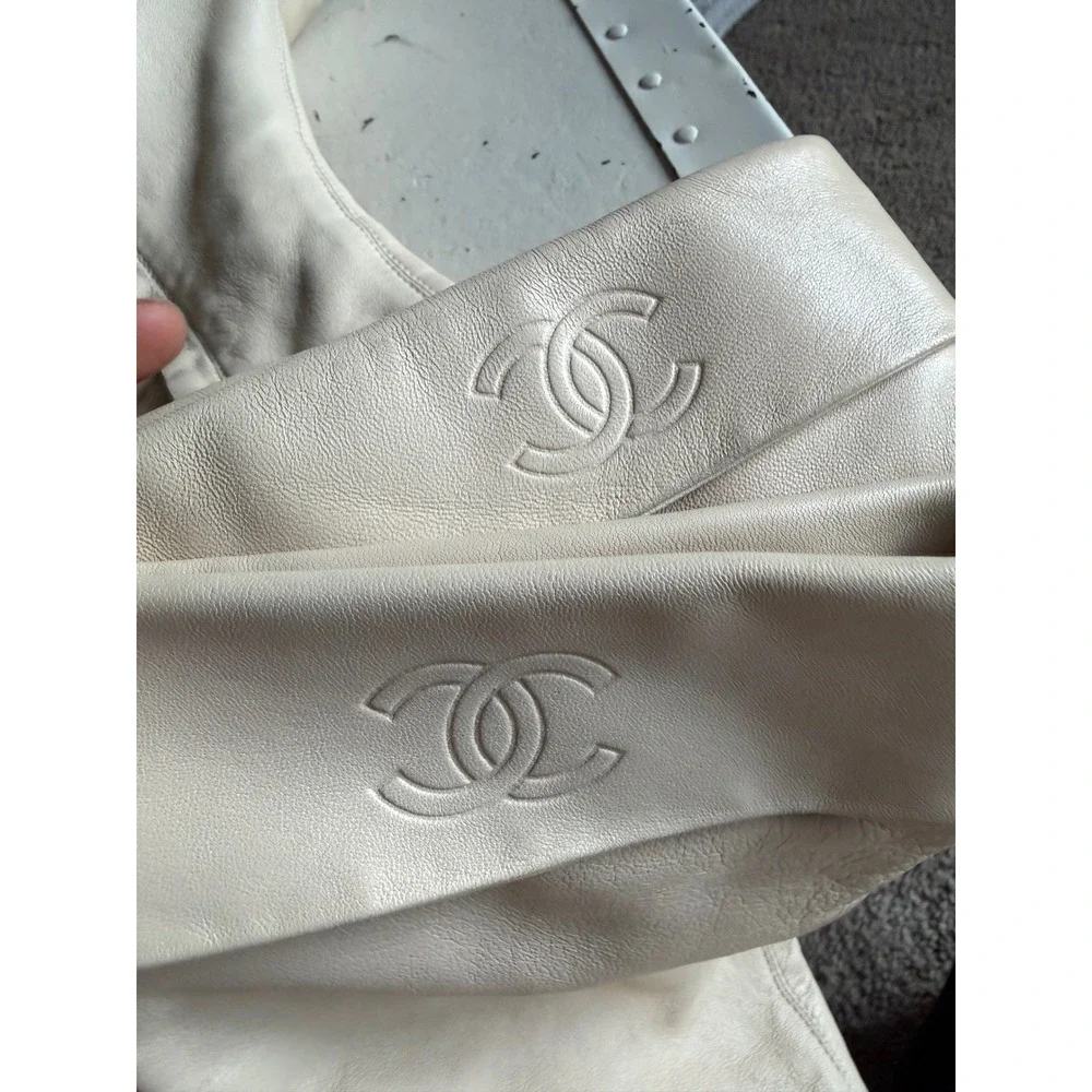 CHANEL Vintage Tall Boots Cream Leather CC Logo Women's Size 39 Y2K 90s Karl